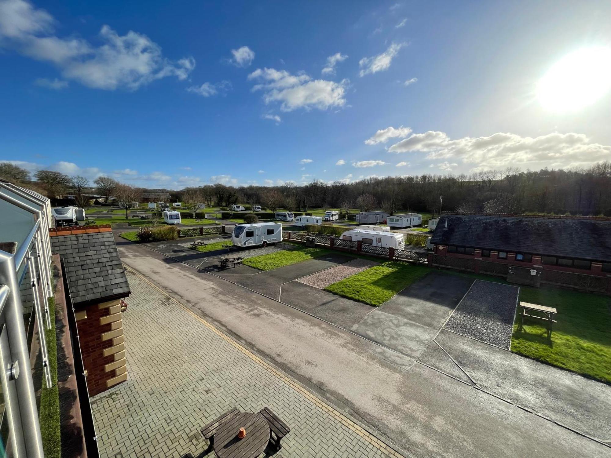 Riverside Park & Country Club South Molton Extérieur photo