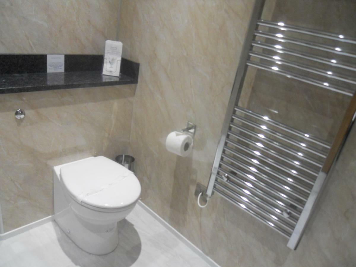 Riverside Park & Country Club South Molton Extérieur photo
